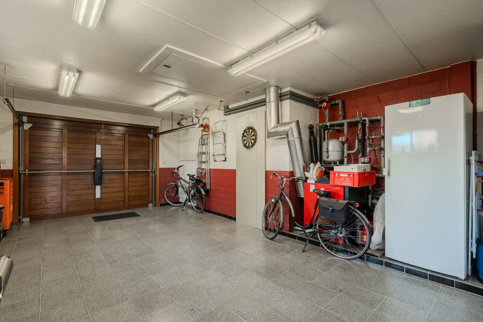 Charmante, instapklare alleenstaande villa in rustige en mooie woonwijk foto 12
