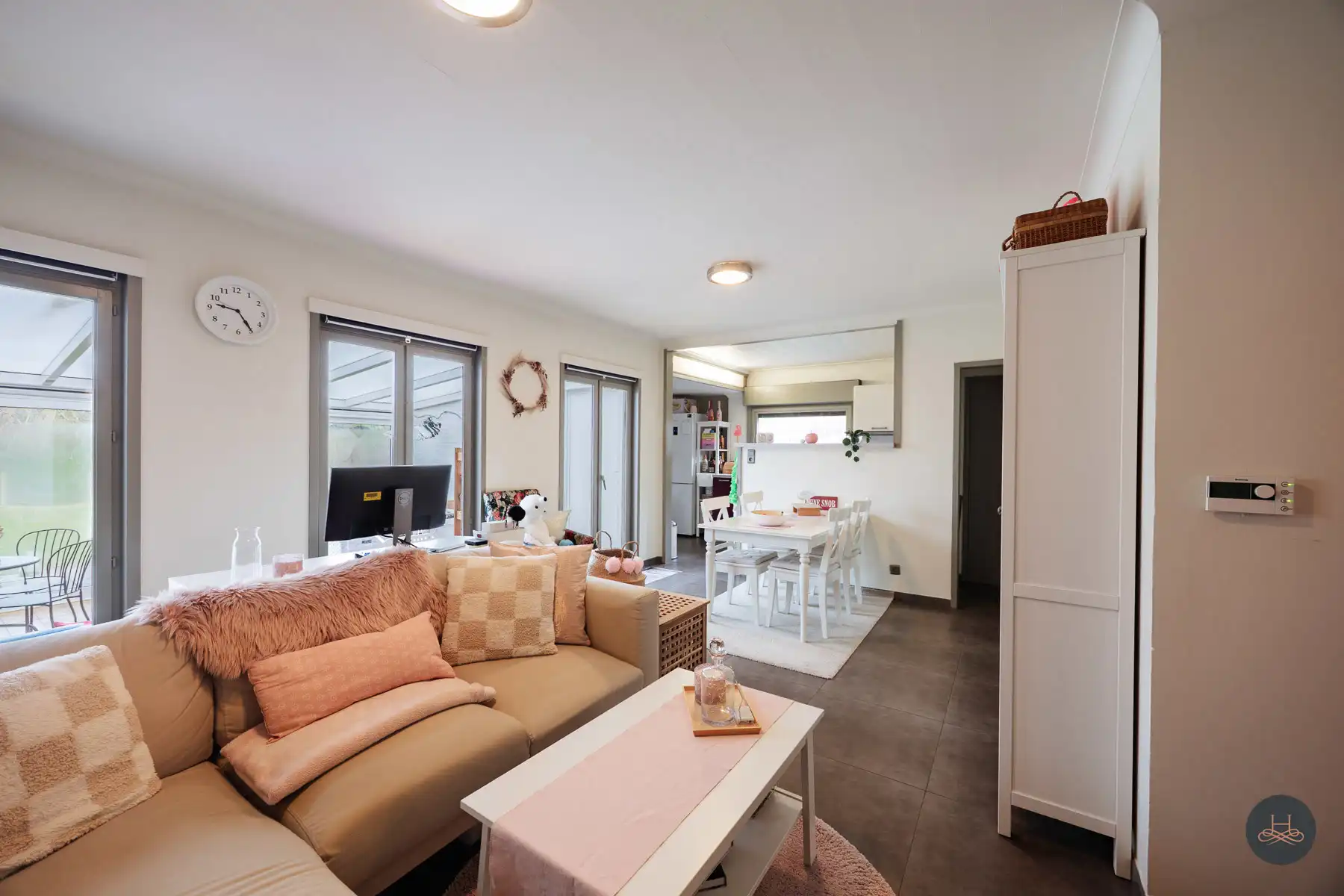 Gelijkvloerse open bebouwing op 8 are met grote tuin foto 5