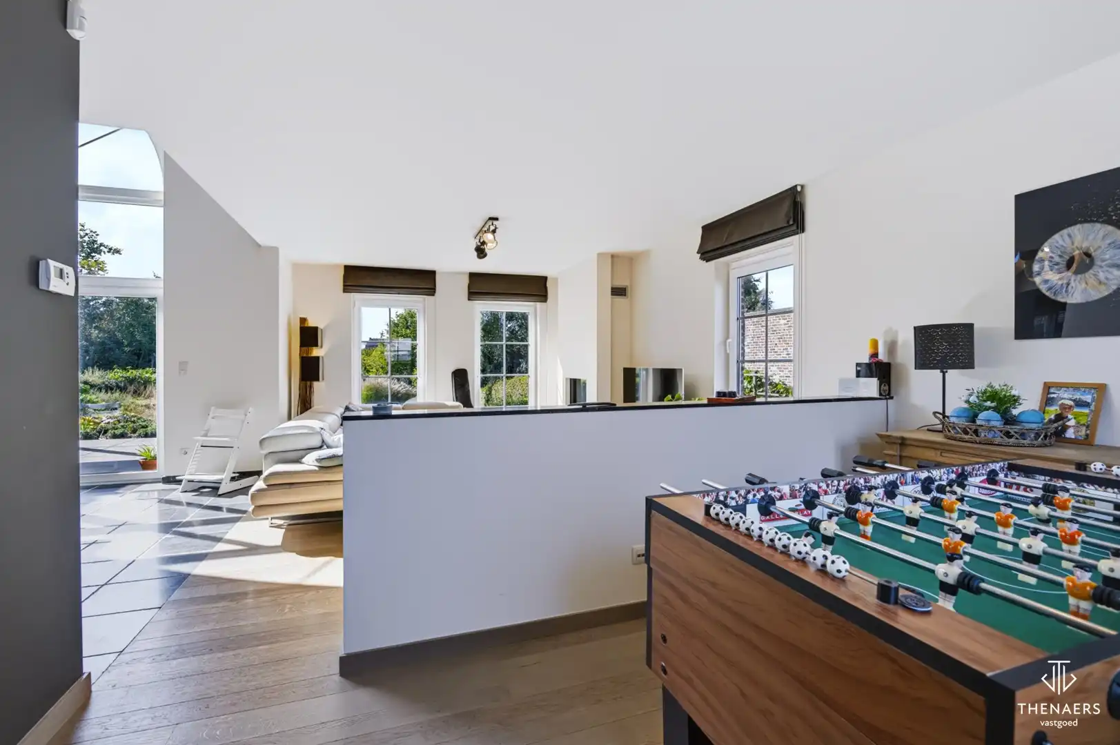 Ruime en karaktervolle woning met 4 slaapkamers, 2 badkamers en prachtige tuin – optioneel met achterliggende weide. foto 8