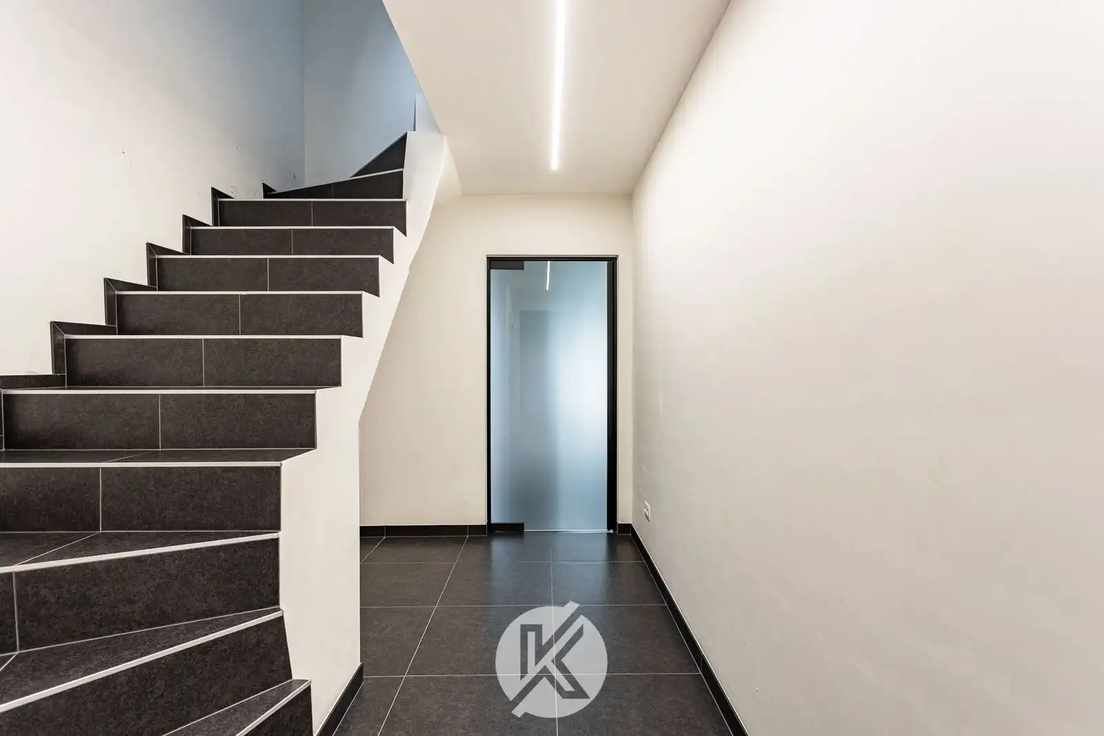 Moderne nieuwbouwwoning met hoogwaardige afwerking foto 3