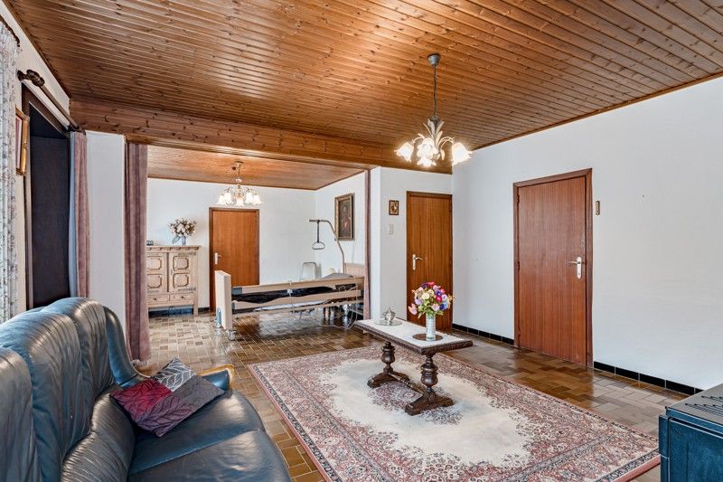 Charmante, te renoveren woning met tuin op 5are foto 5