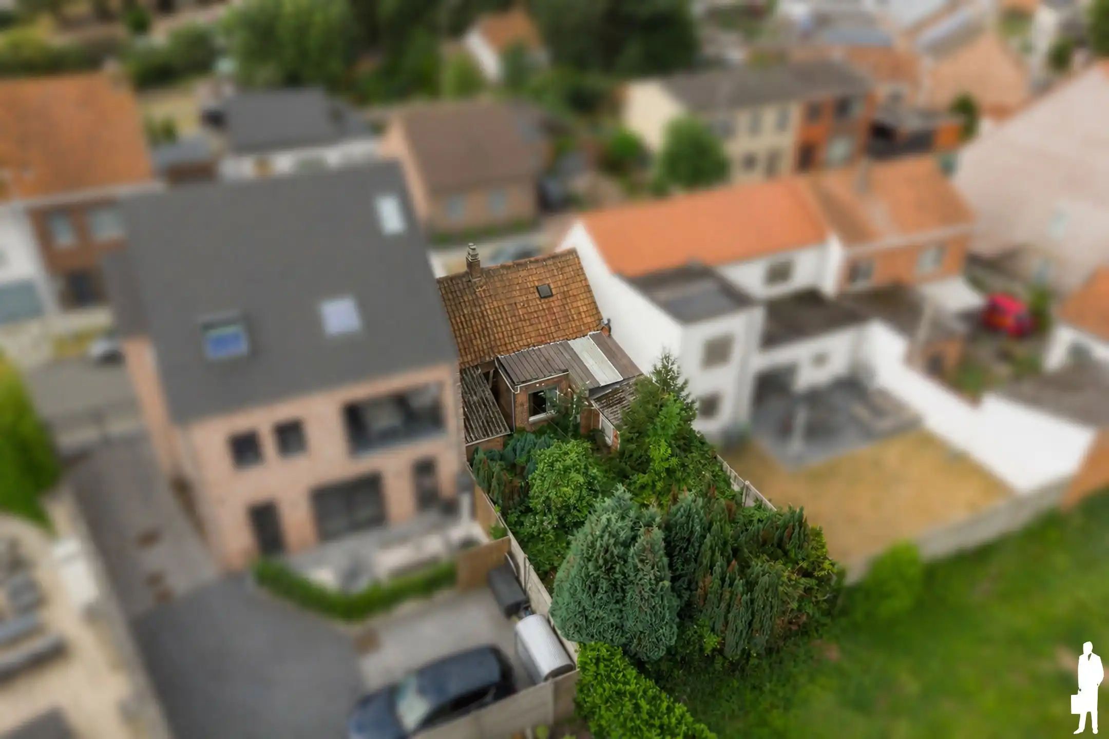 Bouwgrond met afbraakwoning en tal van mogelijkheden foto 2