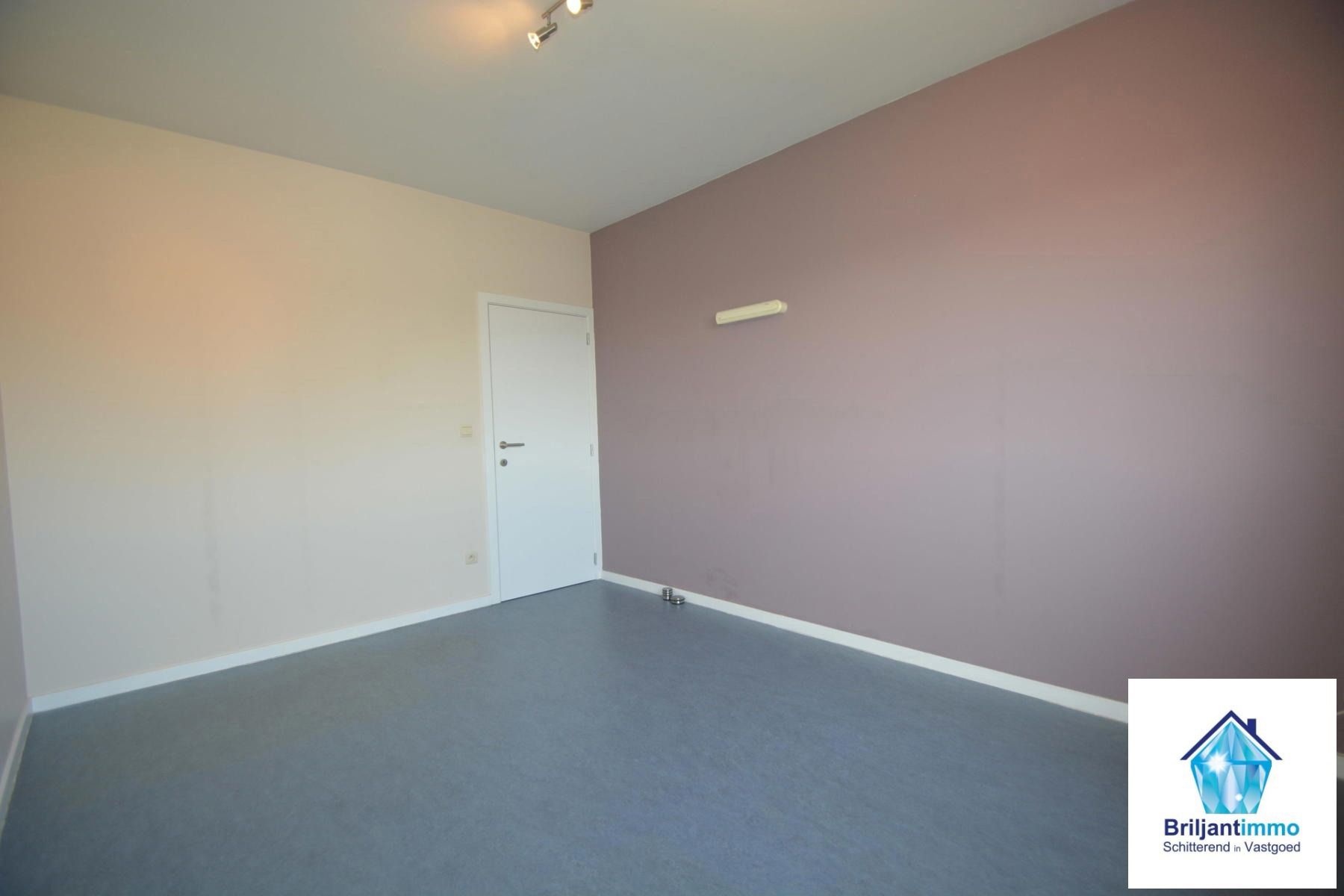 Ruim en instapklaar appartement met 3 slpkmrs en staanplaats foto 21