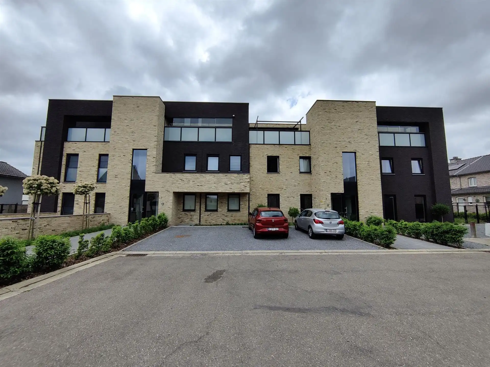 Appartement met 2 slaapkamers en autostaanplaats foto {{pictureIndex}}