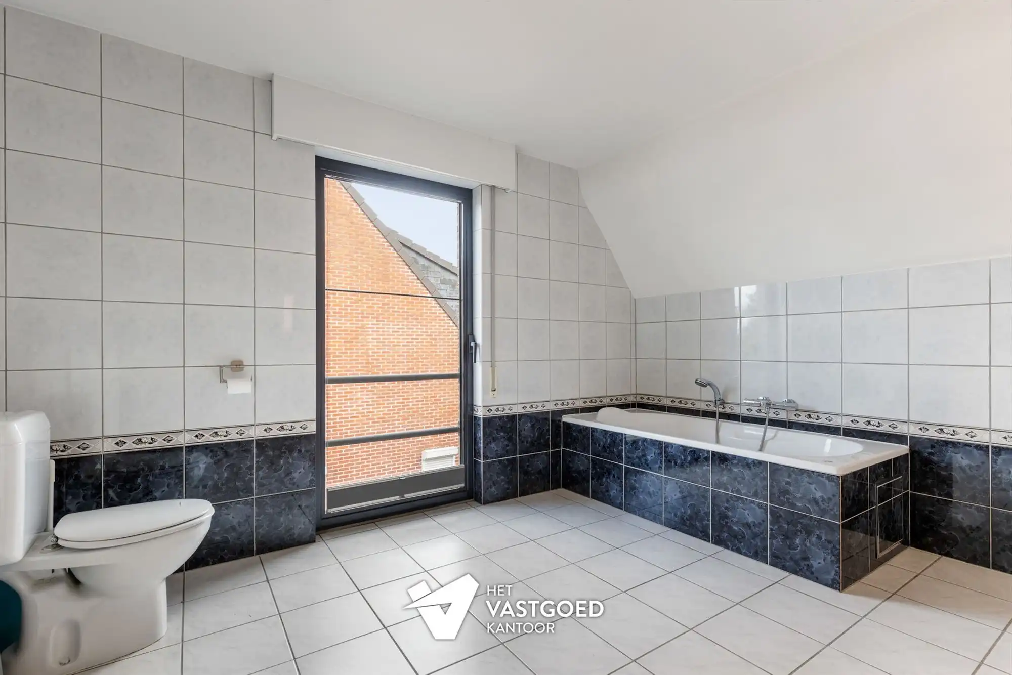 PERFECT ONDERHOUDEN, INSTAPKLARE WONING OP IDEALE LIGGING foto 21