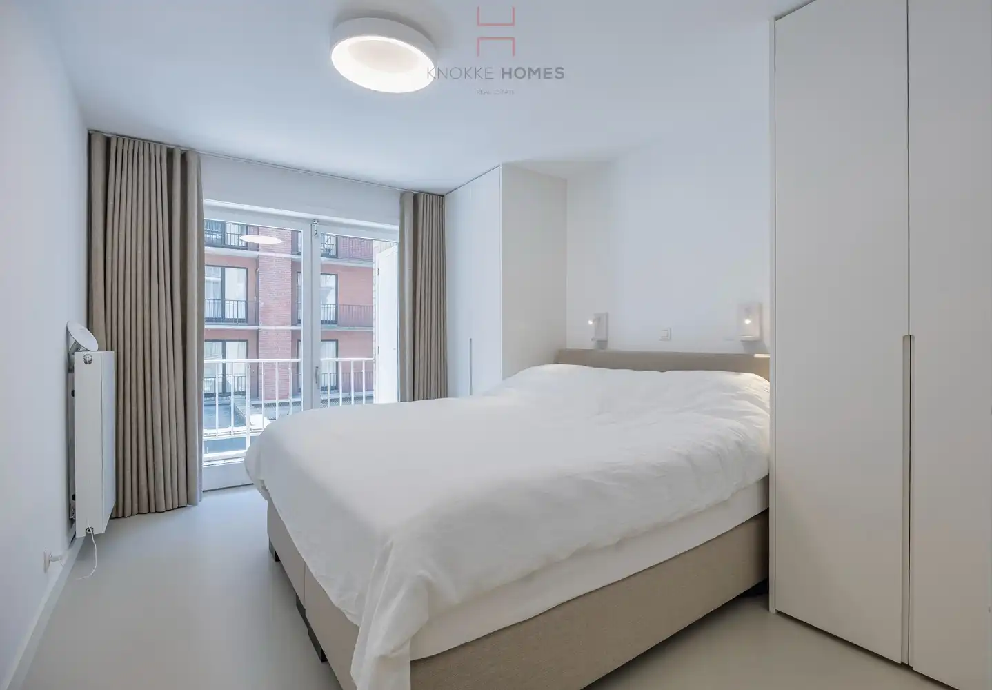 Mooi gerenoveerd vakantie-appartement op de zeedijk in Duinbergen foto 11