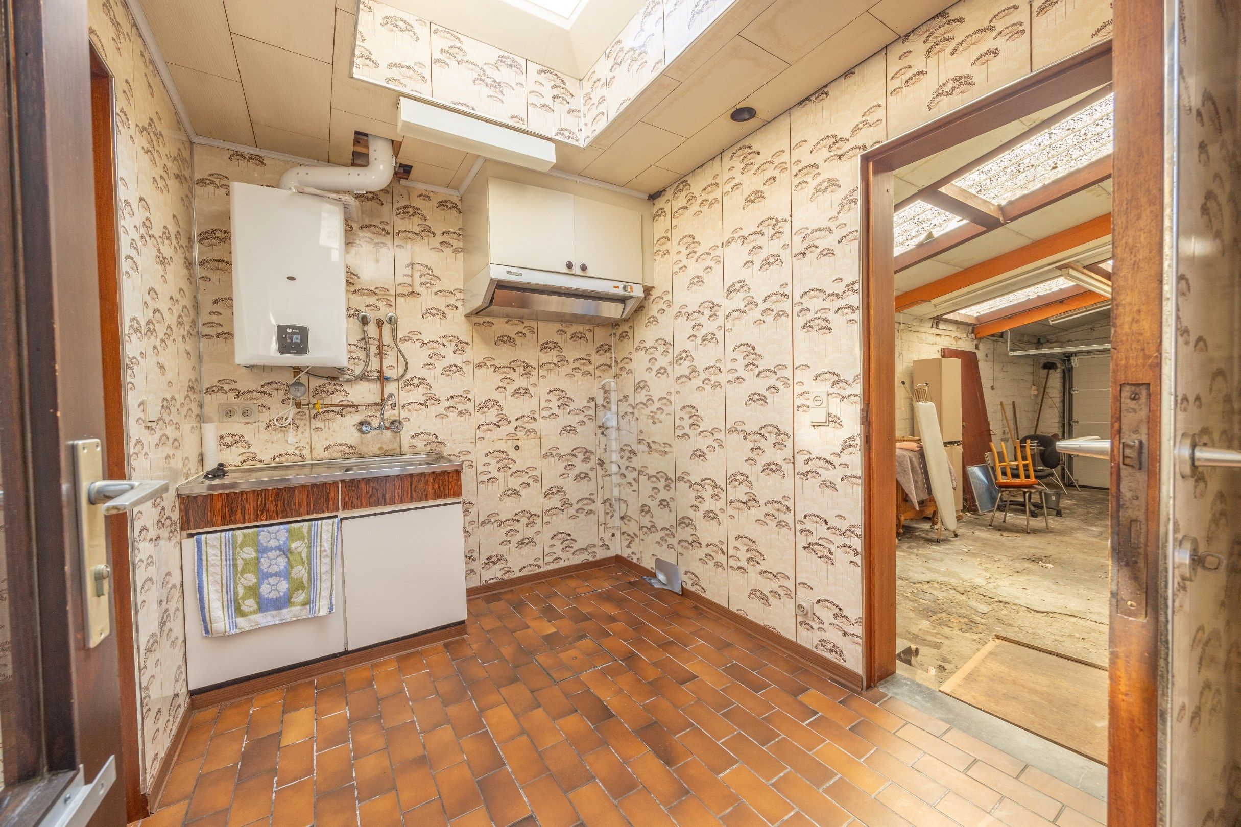 TE RENOVEREN WONING MET GARAGE foto 9