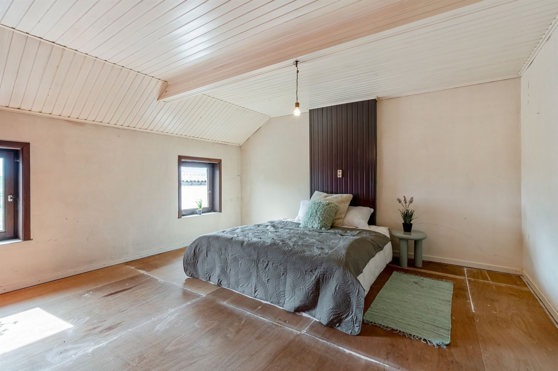Renovatiewoning met tuin in groene omgeving. foto 16