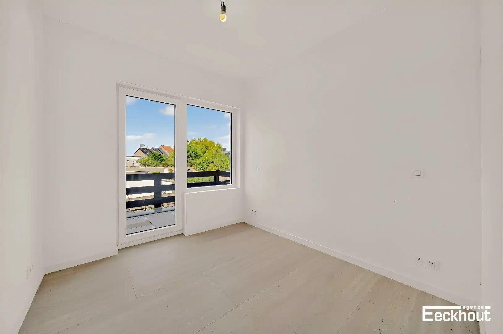 Prachtig gerenoveerd appartement met 2 slaapkamers en terrassen! foto 8