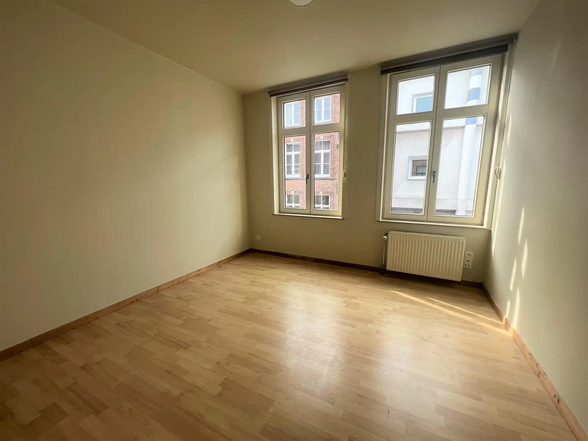 Deze knusse volledig gerenoveerde stadswoning situeert binnen het ei van Brugge. foto 6