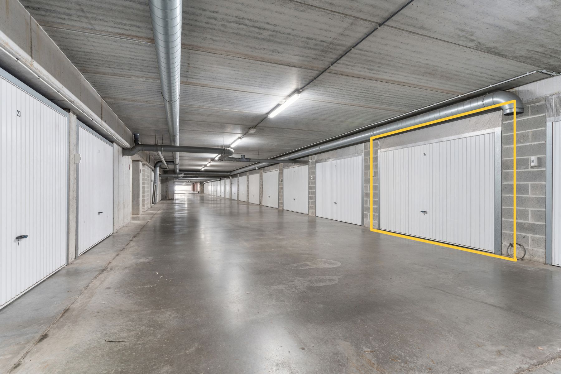 Centraal gelegen appartement met garage en ruime terrassen foto 2