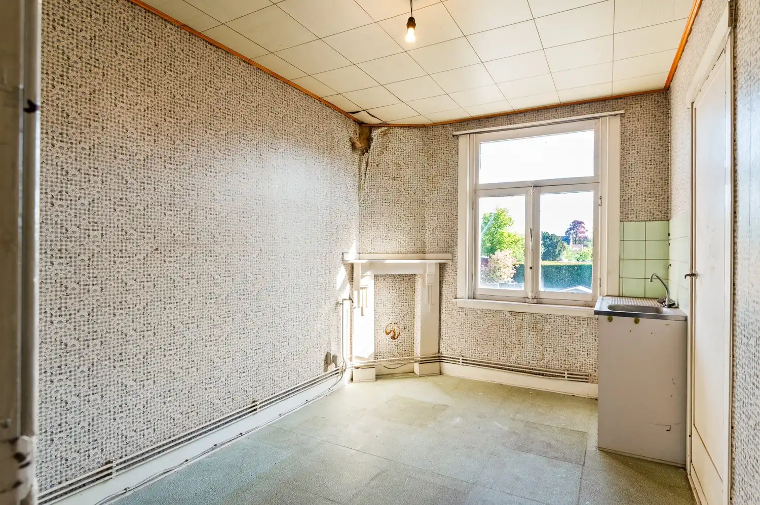 Te renoveren woning met potentieel op toplocatie in Brasschaat foto 15