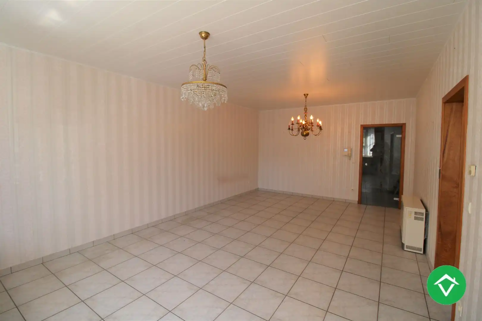 Gelijkvloers appartement met 2 slaapkamers en garage in centrum Roeselare foto 4