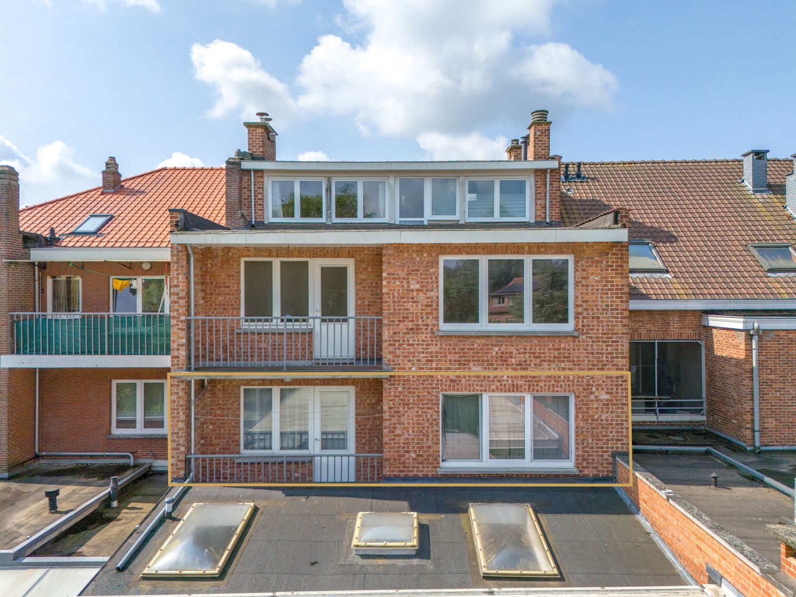 Goed gelegen appt met terras, kelder en parking voor de deur foto 12