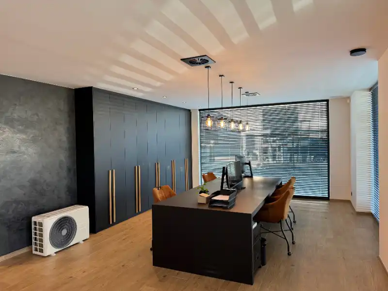 Uniek bedrijfsgebouw te  huur foto 4