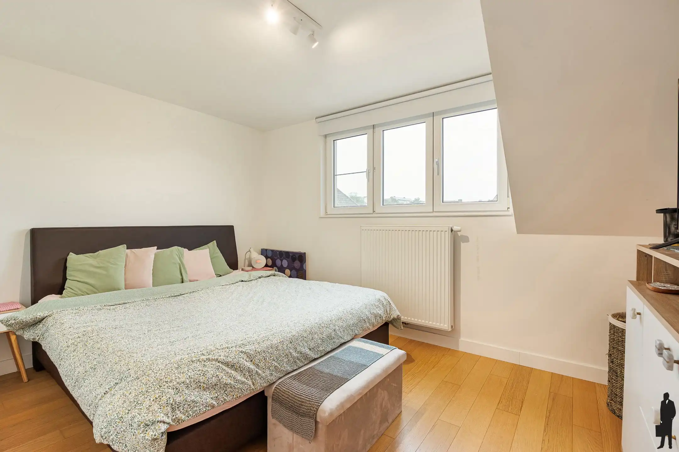 Instapklaar triplex appartement op toplocatie in Sint-Niklaas foto 7