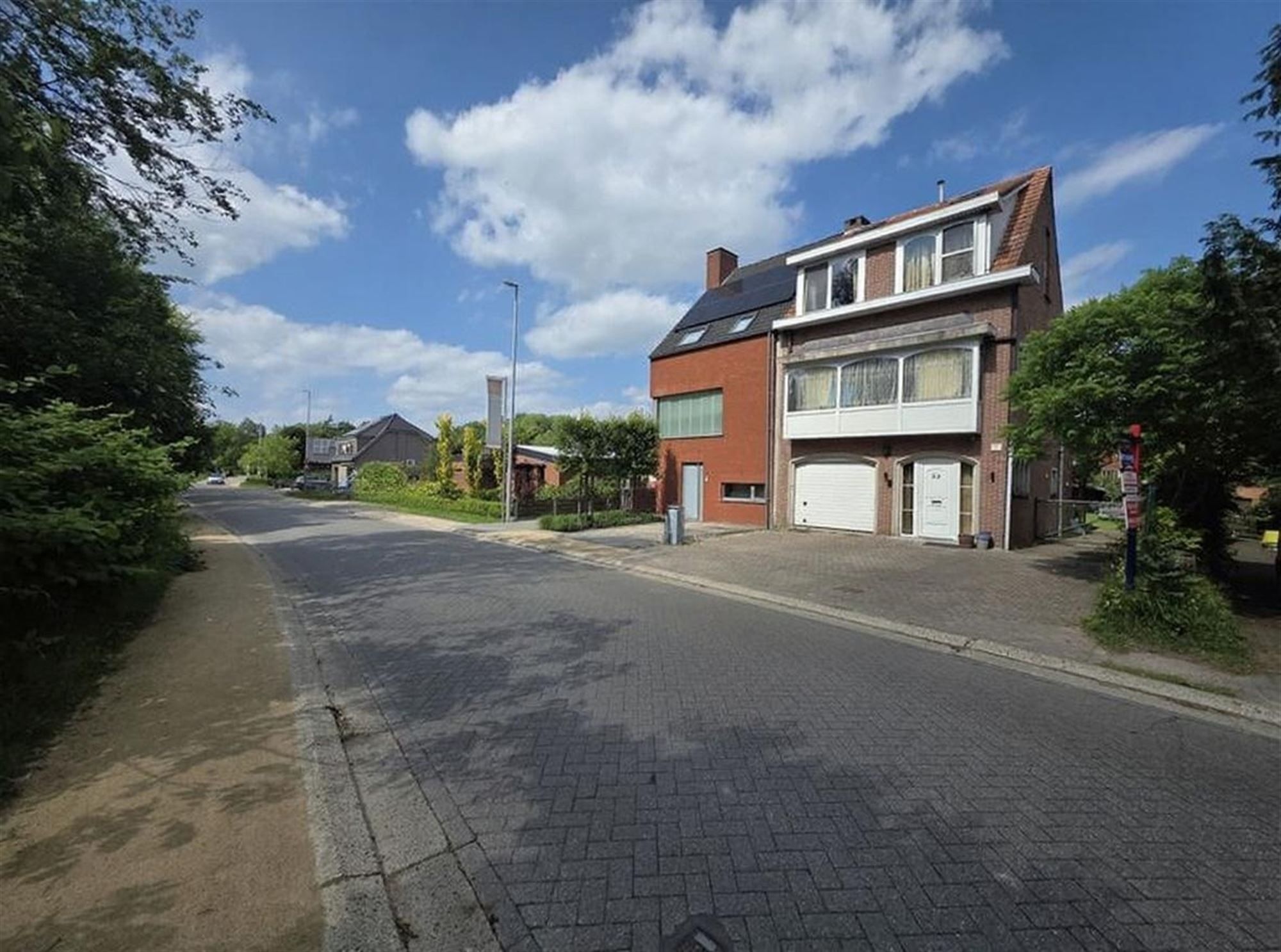 Enorme gezinswoning op 463 m² met 4 à 5 slpks en 2 badk. foto 3