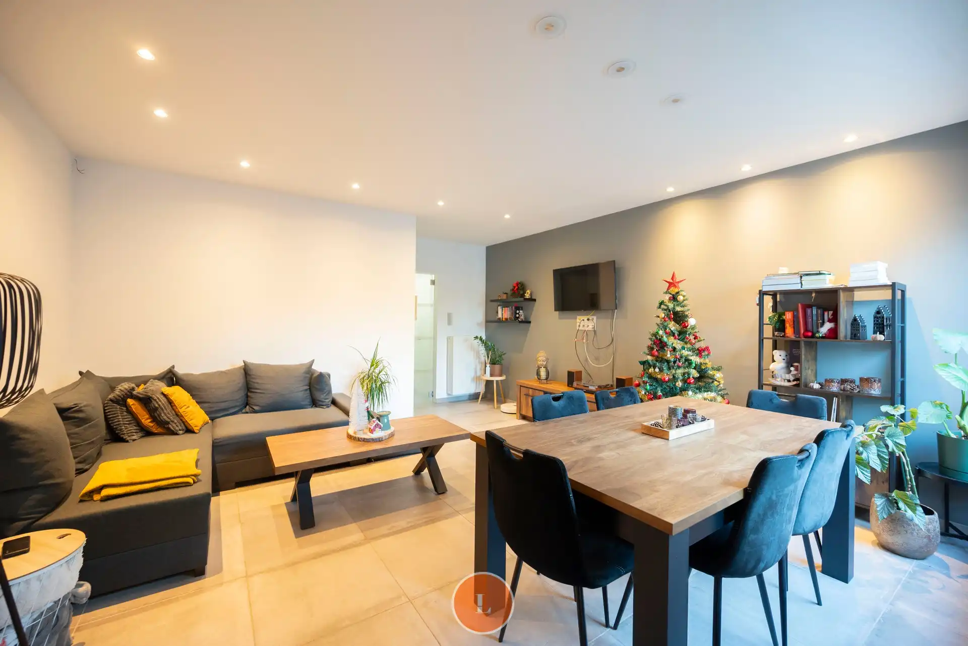 Instapklare gezinswoning met garage en tuin in Wevelgem. foto 3