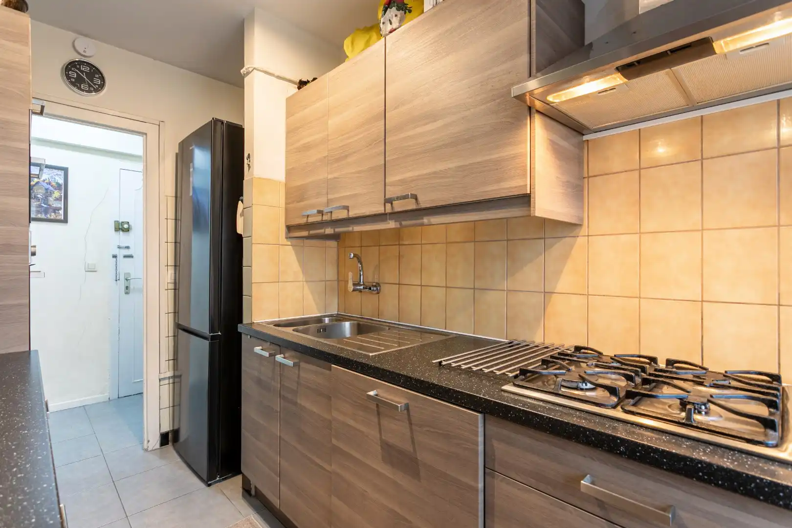 Appartement met 2 slaapkamers, ruim terras en berging foto 6