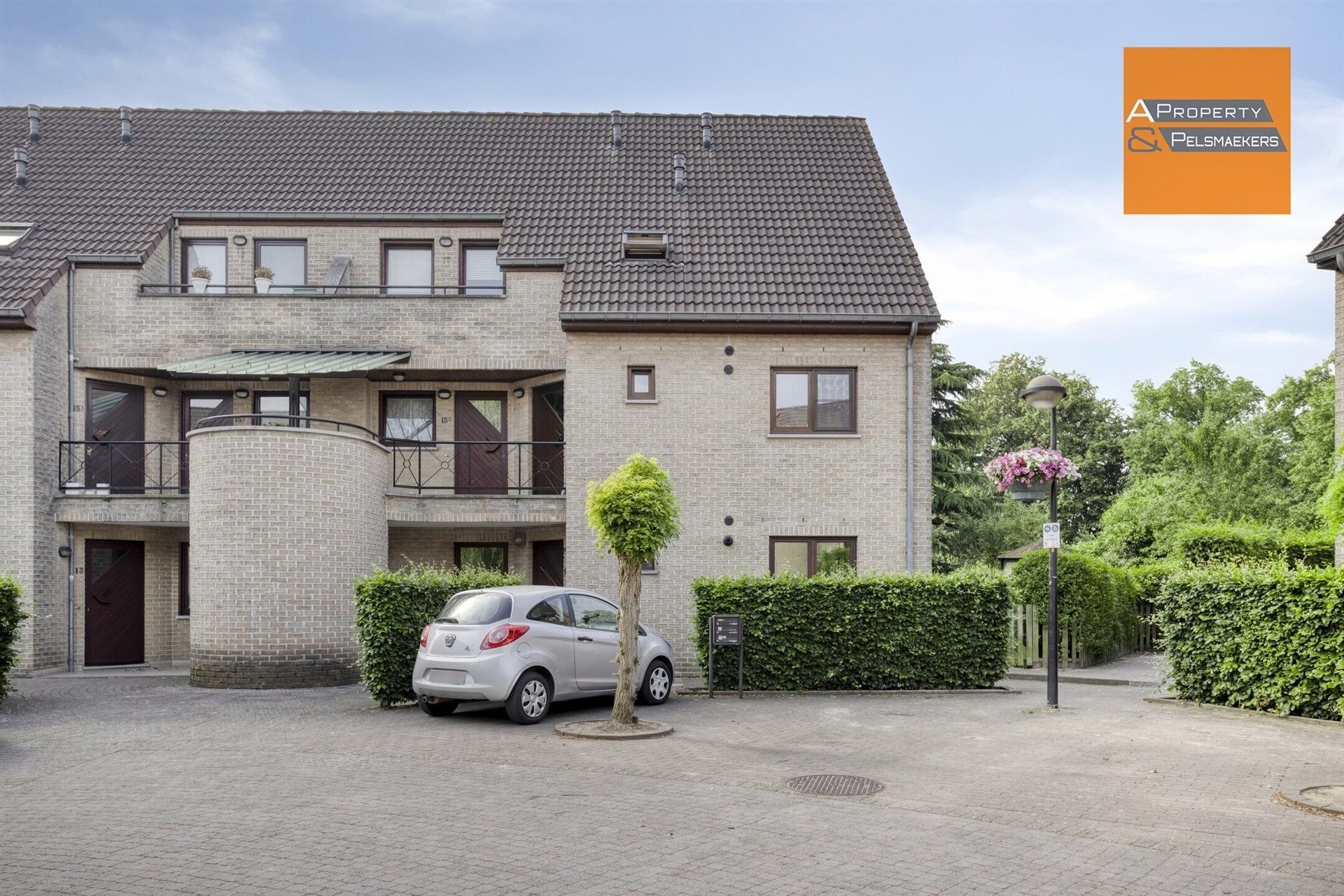 2 slaapkamers appartement met grote tuin foto 25