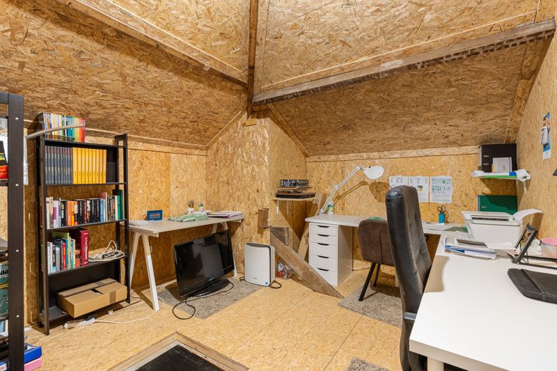 Woning met rustig gelegen, achterliggende weide en bos op 82are foto 13