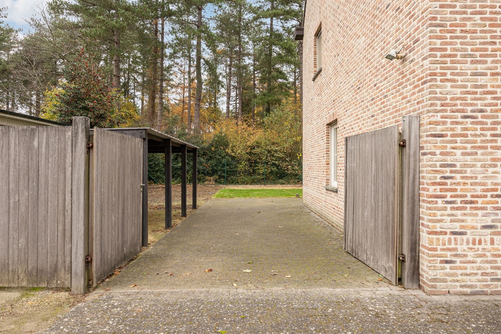 Woning op toplocatie met ruime tuin en zicht op bosgebied. foto 28