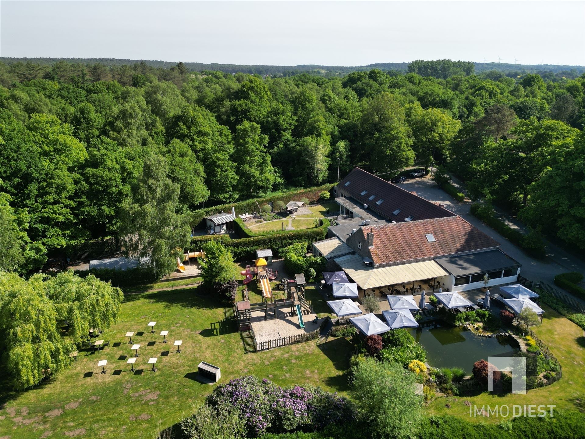Brasserie - restaurant - feestzaal - privéwoonst foto 62