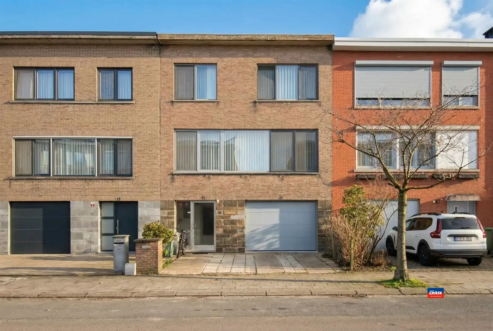 Bel-étage met 4 slaapkamers en tuin foto {{pictureIndex}}