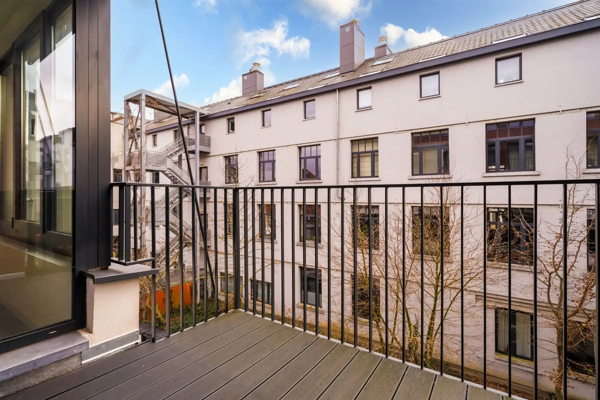 Vlakbij de Tour & Taxis site, prachtig nieuw duplex met 2 slaapkamers en terrassen ! foto {{pictureIndex}}