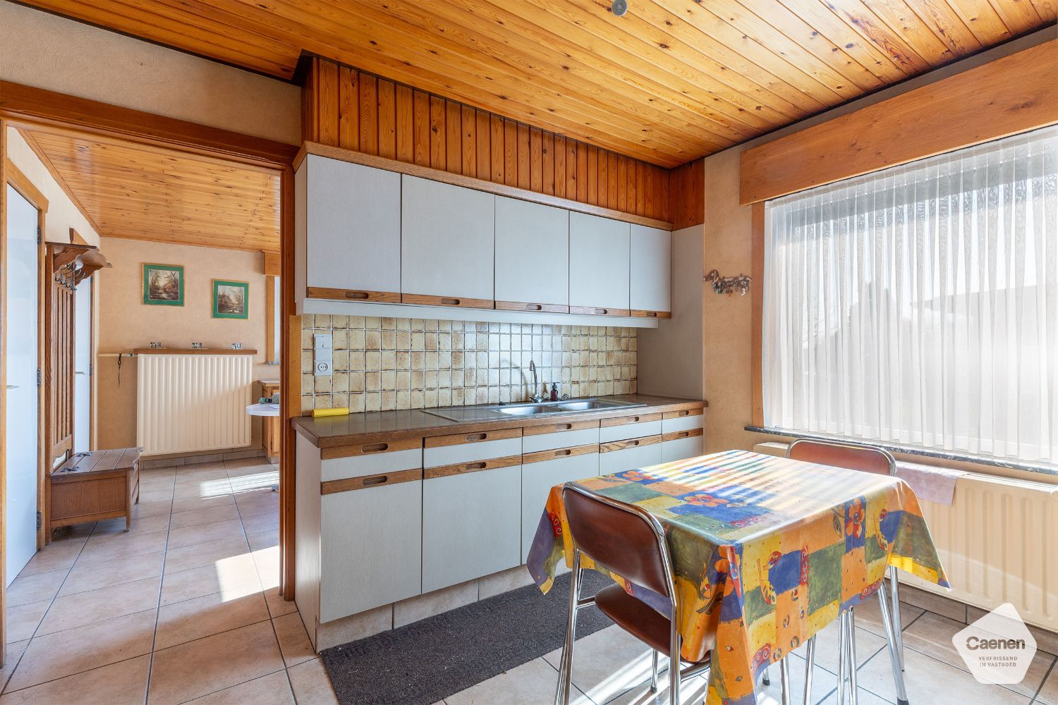 UITNODIGENDE BUNGALOW met 3 mooie slaapkamers, garage en een perceel van 1238 m² foto 7