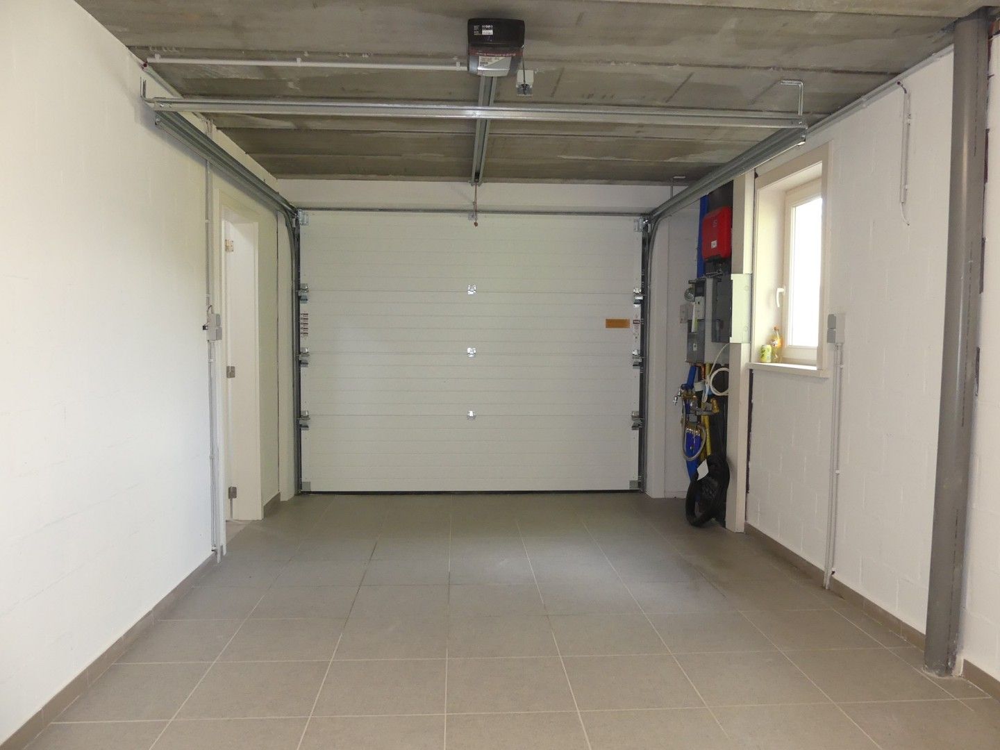 Halfopen nieuwbouwwoning met binnenterras, tuintje en garage - 3 slaapkamers foto 14