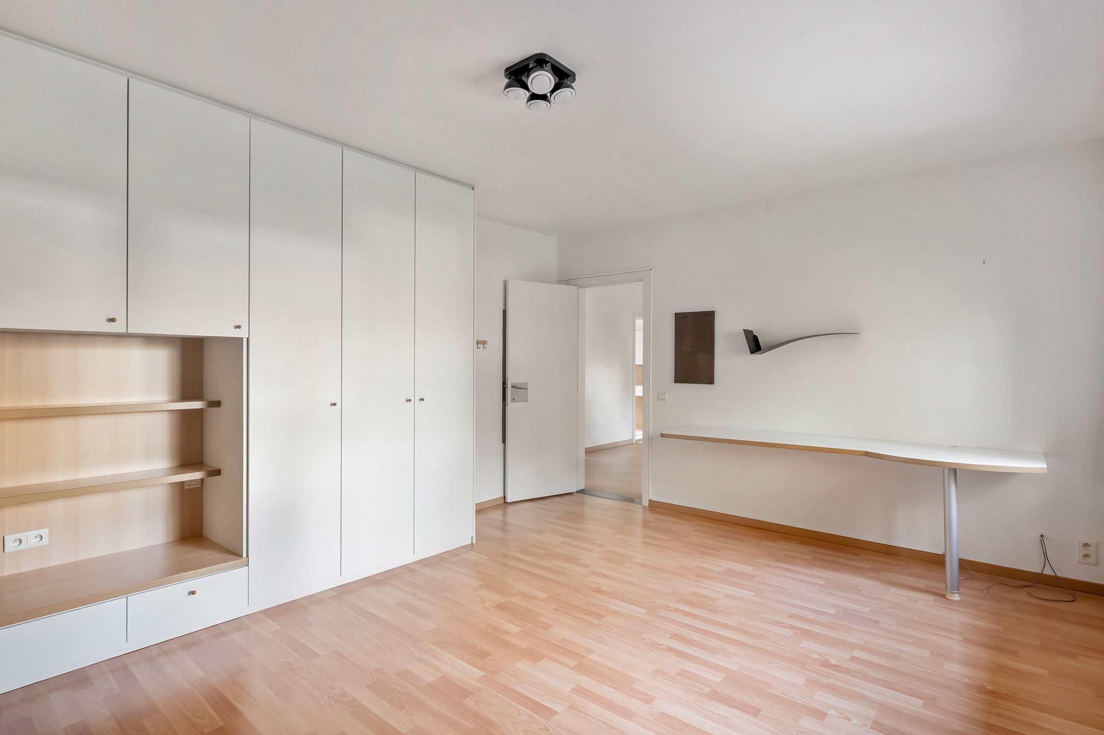 Ruime architecturale villa met 5 slaapkamers  foto 23