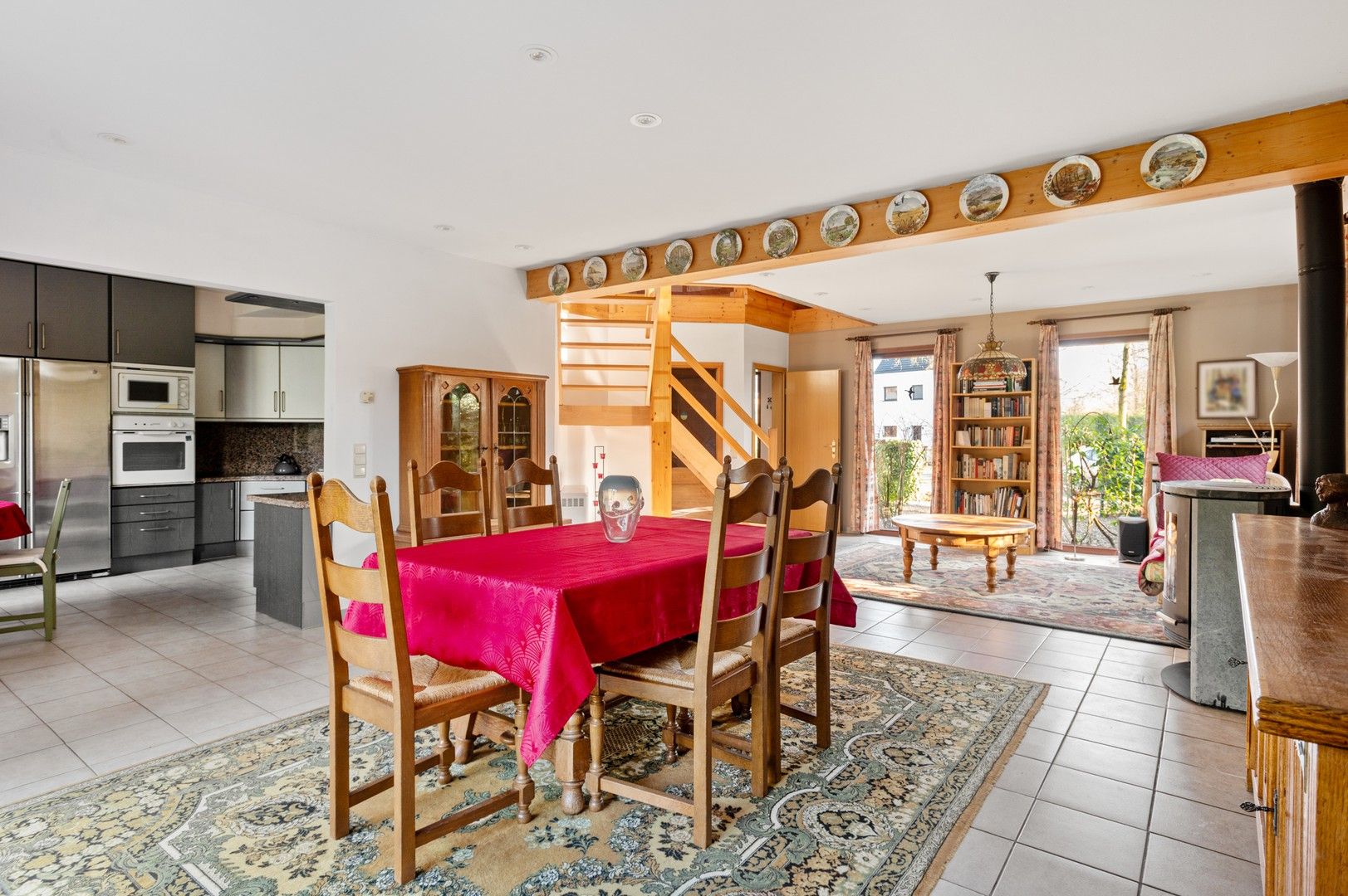 Vrijstaande villa in het groen op een perceel van 3501 m² foto 6