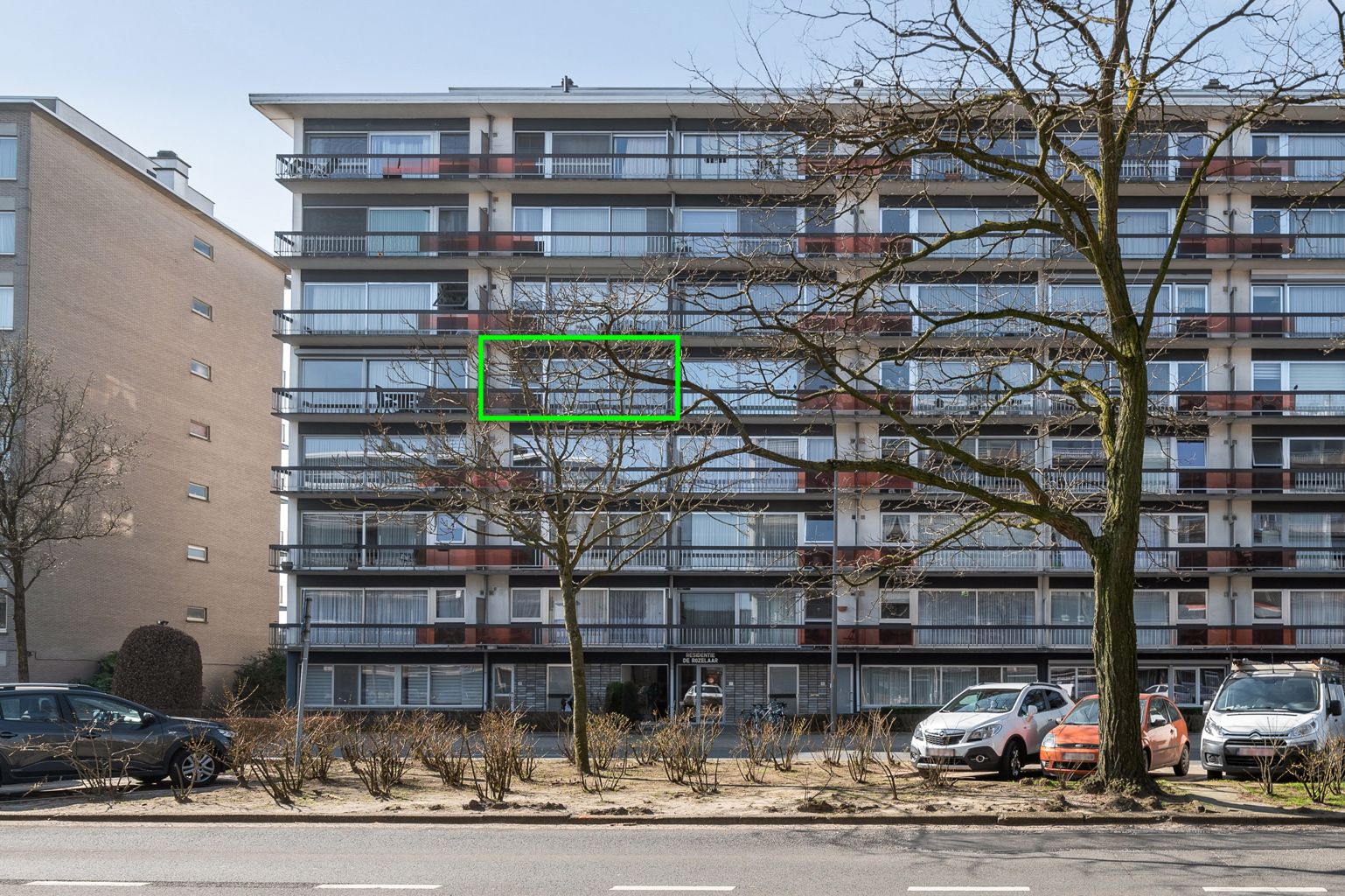Leuk appartement met 2 slaapkamers, bureel en terras foto {{pictureIndex}}
