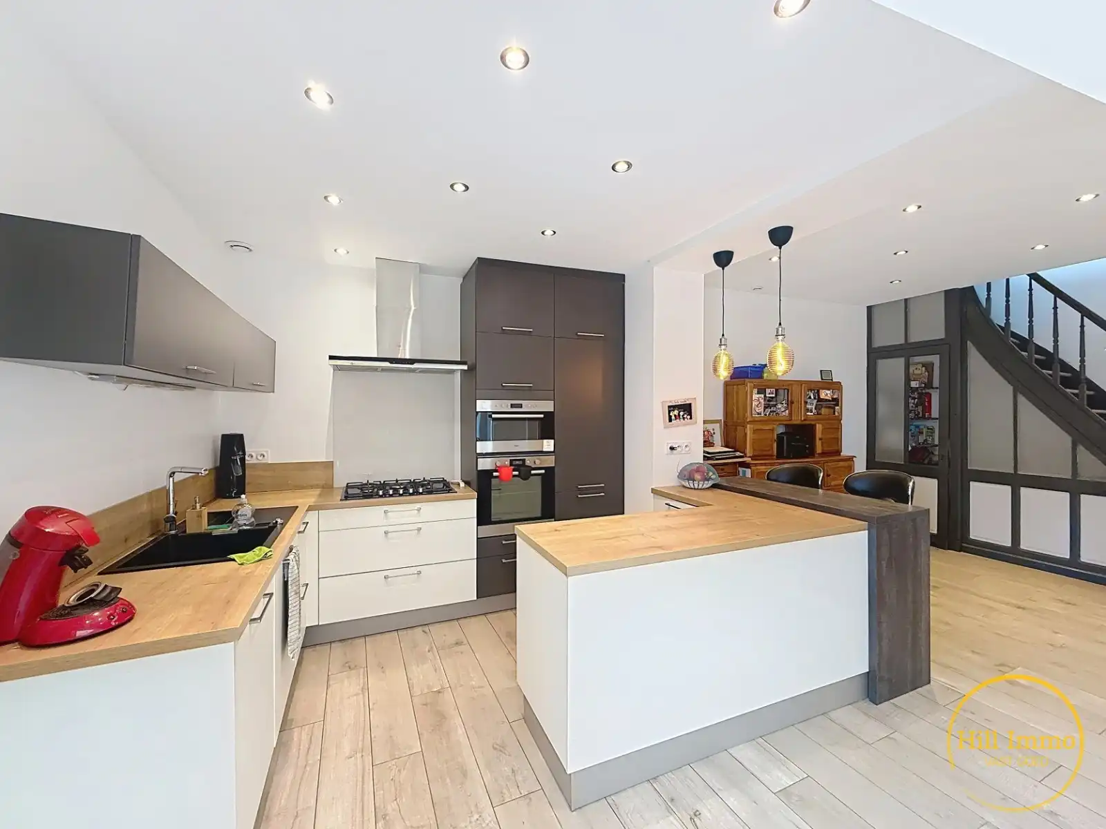 Gerenoveerde rijwoning met 5 slaapkamers in Nieuwkerke (Heuvelland) foto 4