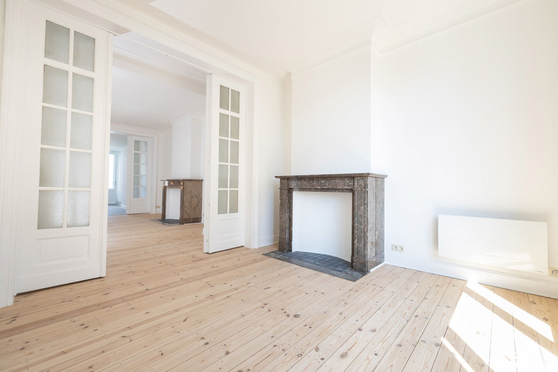 Volledig gerenoveerd appartement met 2 slaapkamers  foto {{pictureIndex}}