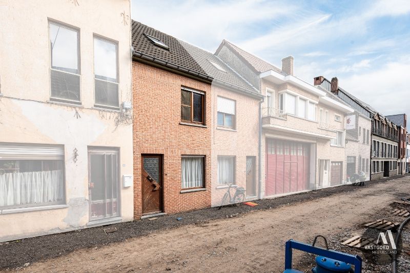 Hoofdfoto van de publicatie: Rijwoning met 3 slaapkamers hartje Eeklo