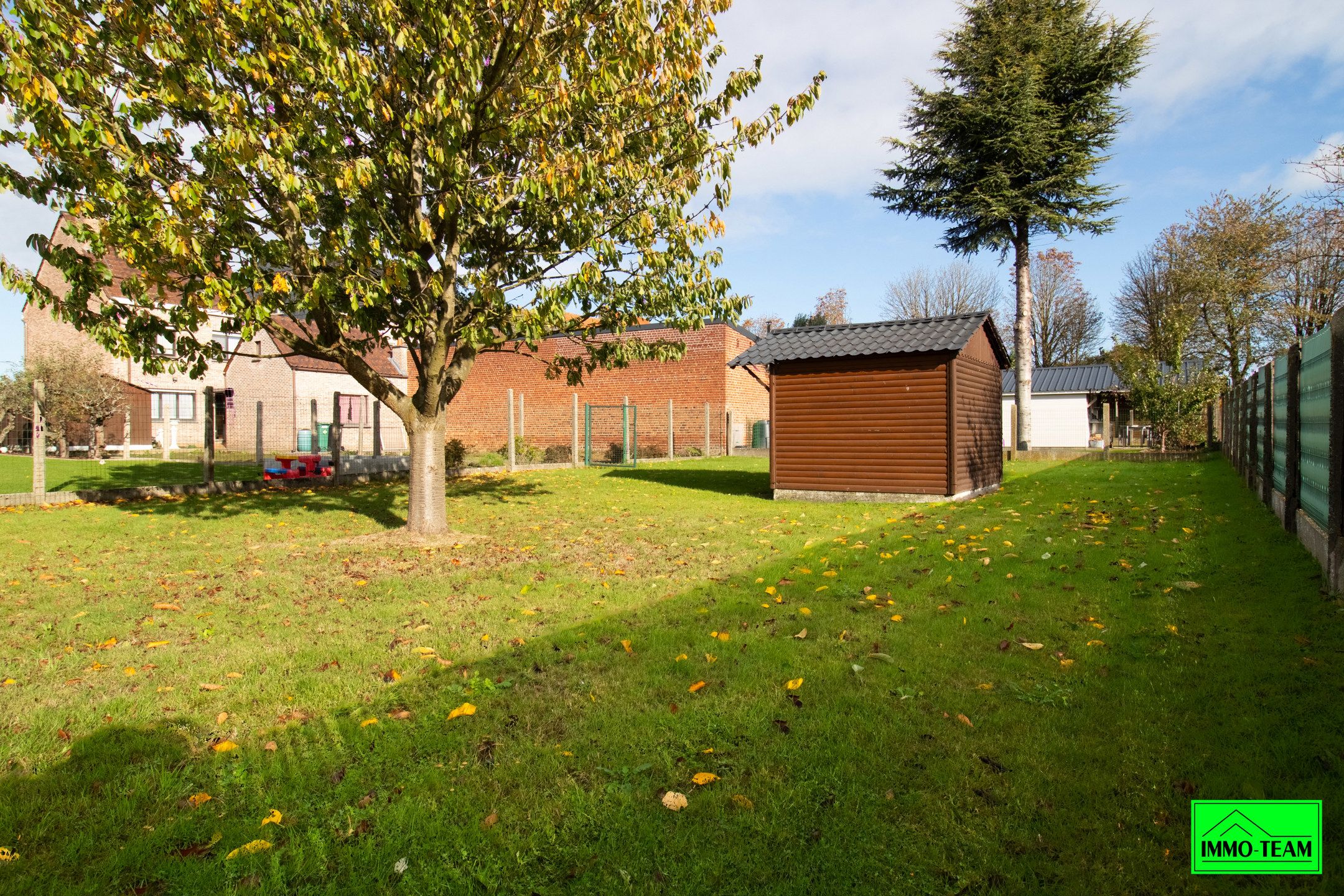 Op te frissen gezinswoning met ruime tuin en garage foto 20