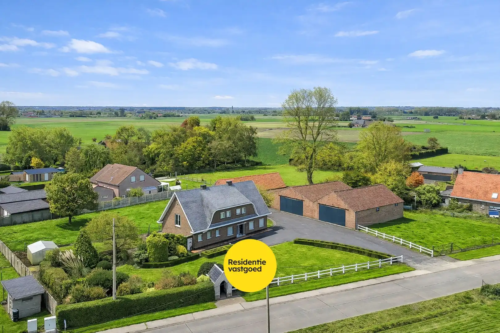 Statige woning met ruime loodsen in Kortemark! foto 4