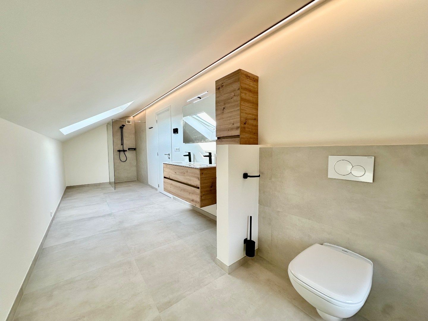 Te huur: prachtig gerenoveerde woning in Teuven (Voeren) foto 12