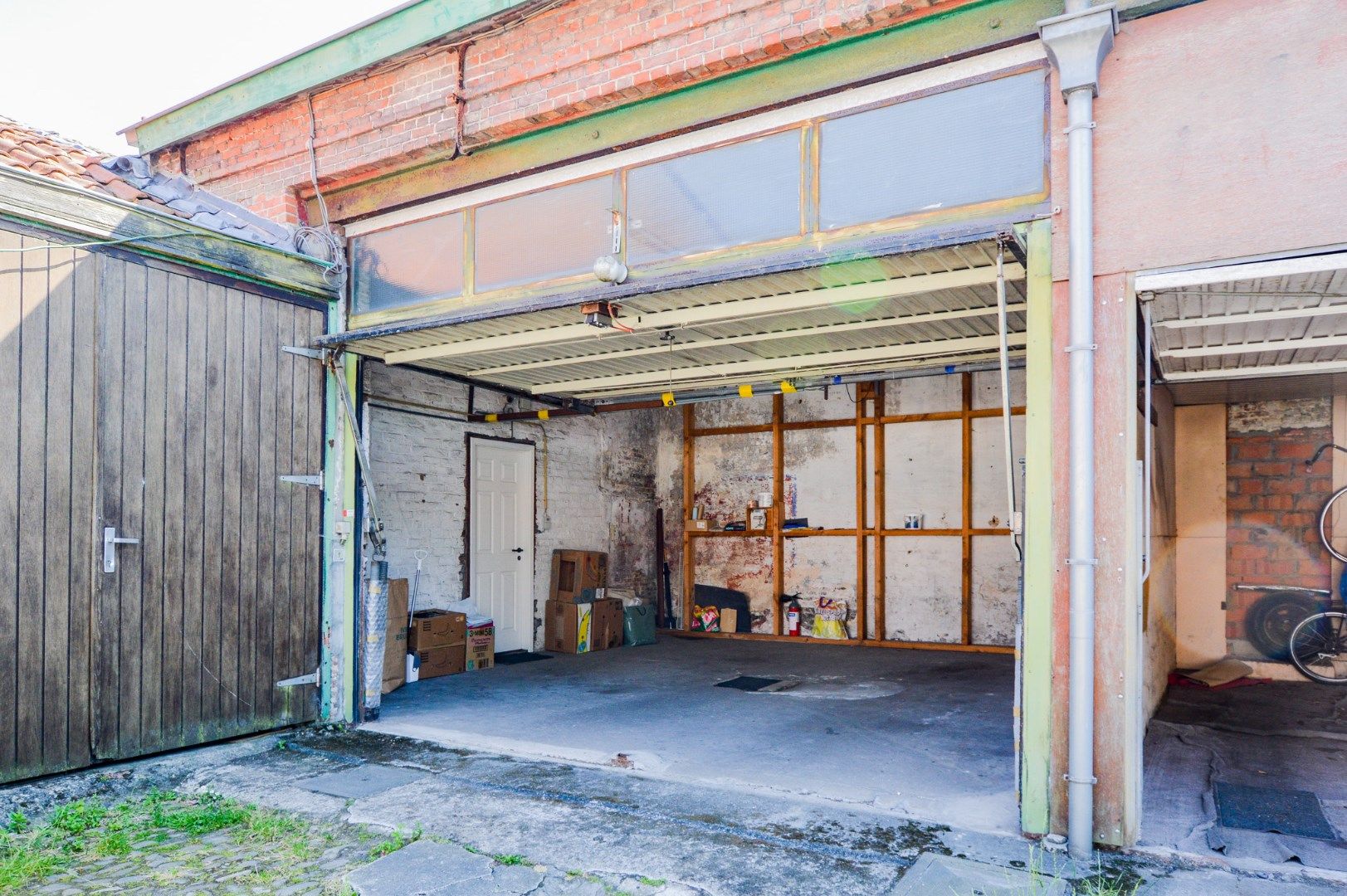 Ruime rijwoning op toplocatie in de Brugse binnenstad foto 16