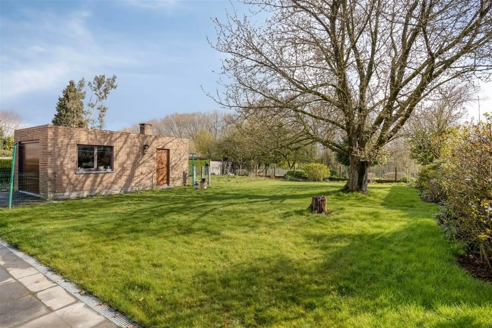 Villa met gelijkvloers wonen en zuidoost gerichte tuin foto 18