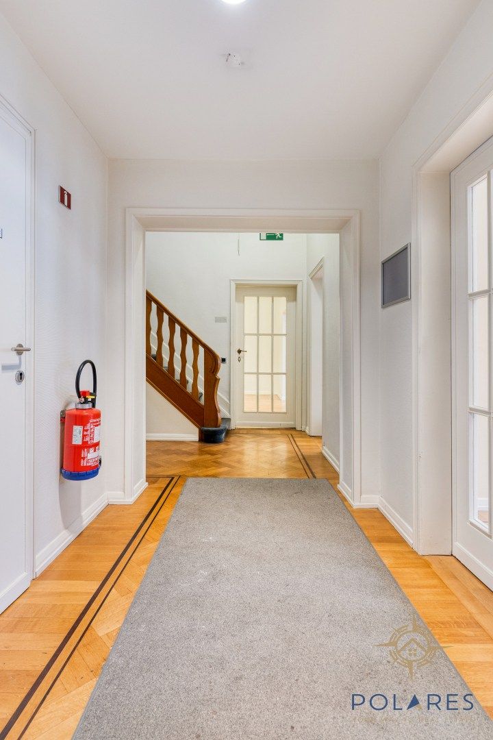 Zeer groot kantoorpand in de winkelstraat van Vilvoorde foto 12