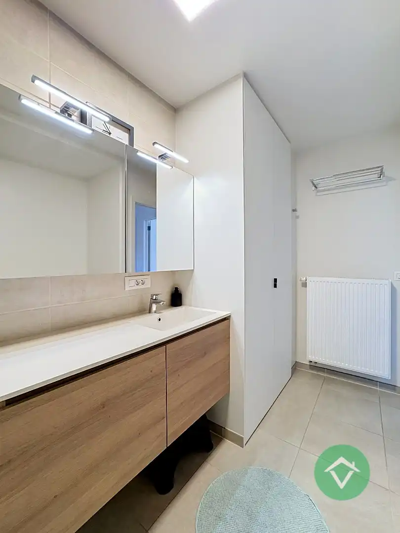 Recente gezinswoning (2019) met zonnige tuin en uitweg achteraan - instapklare topper. foto 23