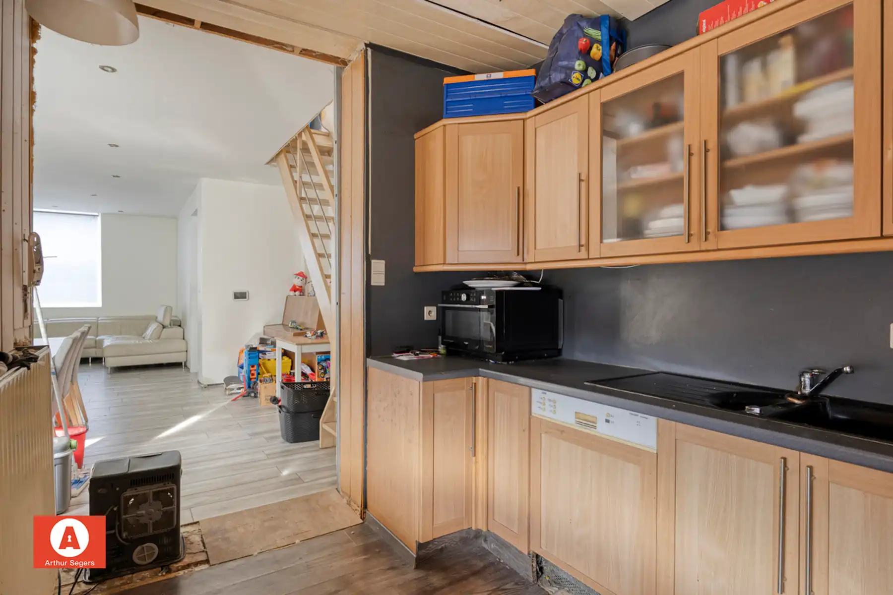 Te renoveren woning met zuidgerichte tuin nabij centrum foto 9