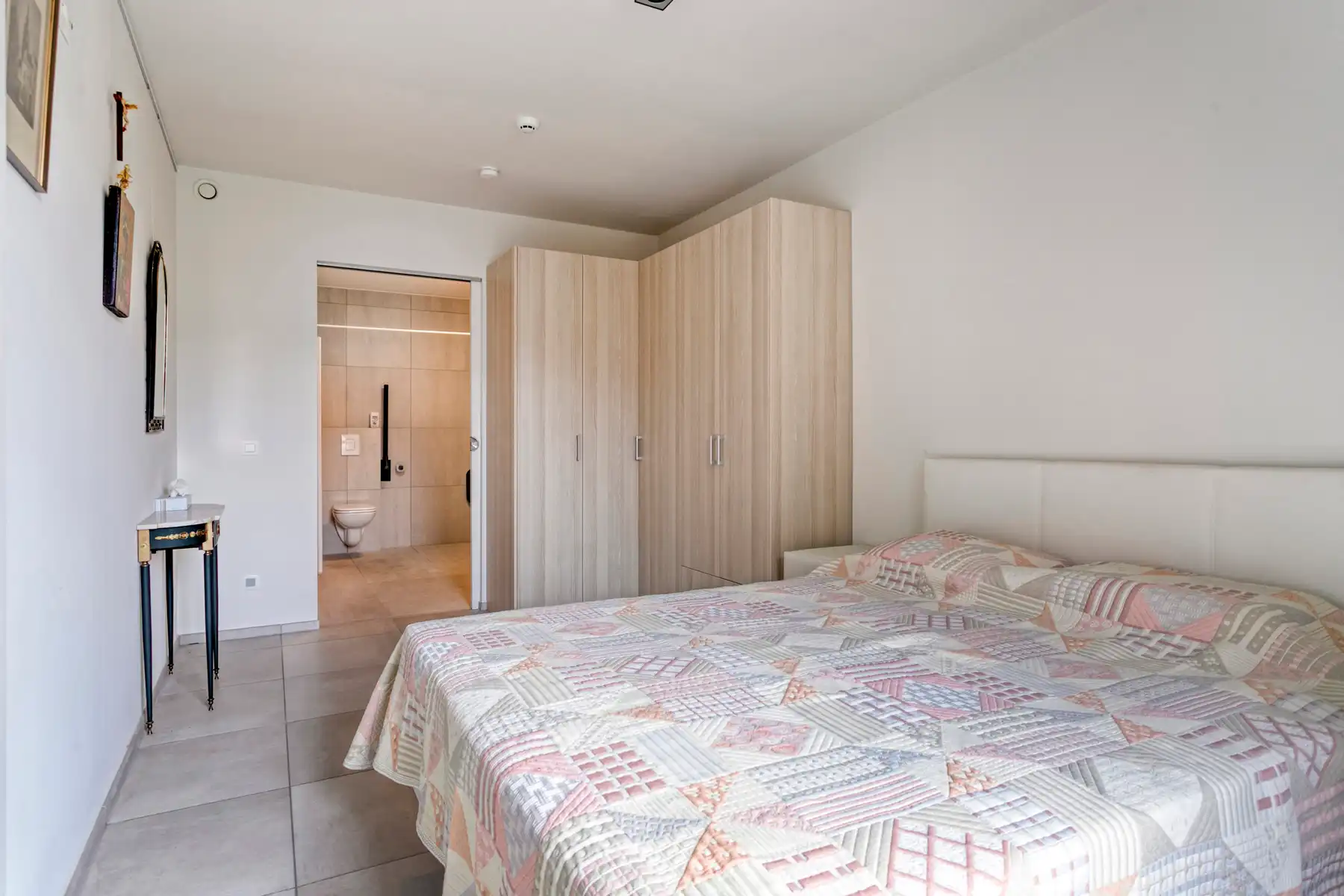 Centraal gelegen assistentieflat met 2 slaapkamers! foto 9