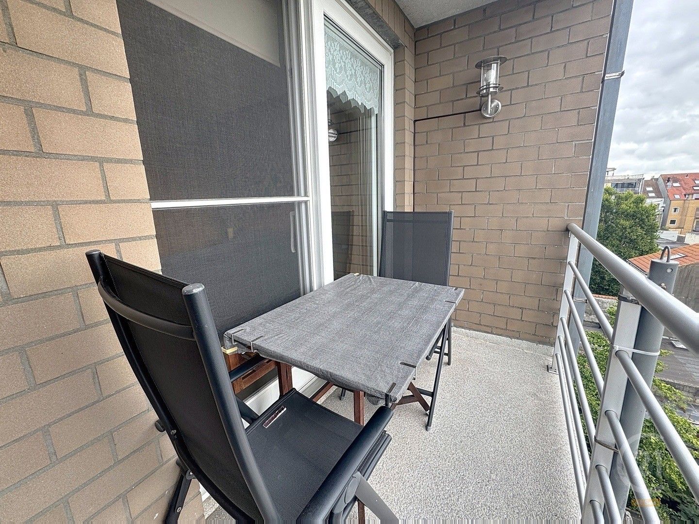 Instapklaar appartement met terras in Oostende foto 11