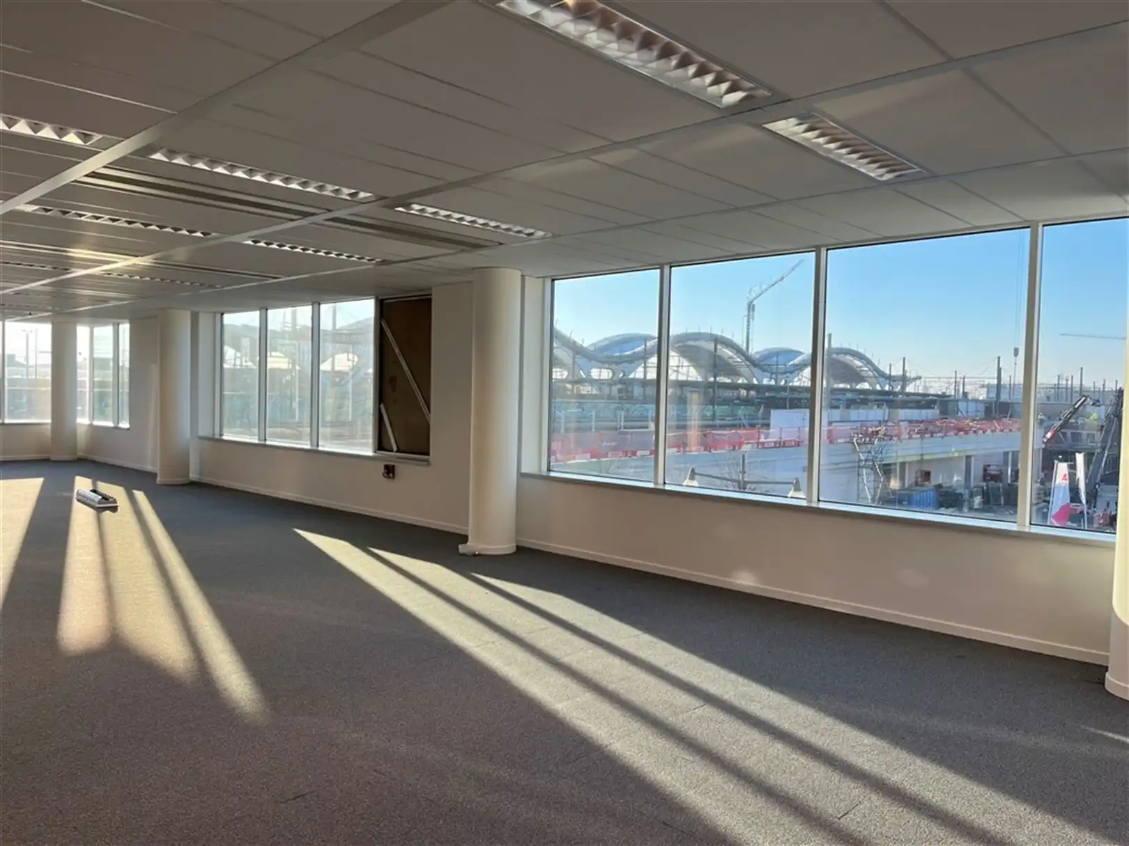 Kantoren tussen 420m² en 1039m² gelegen aan het Centraal-Station van Mechelen foto 6