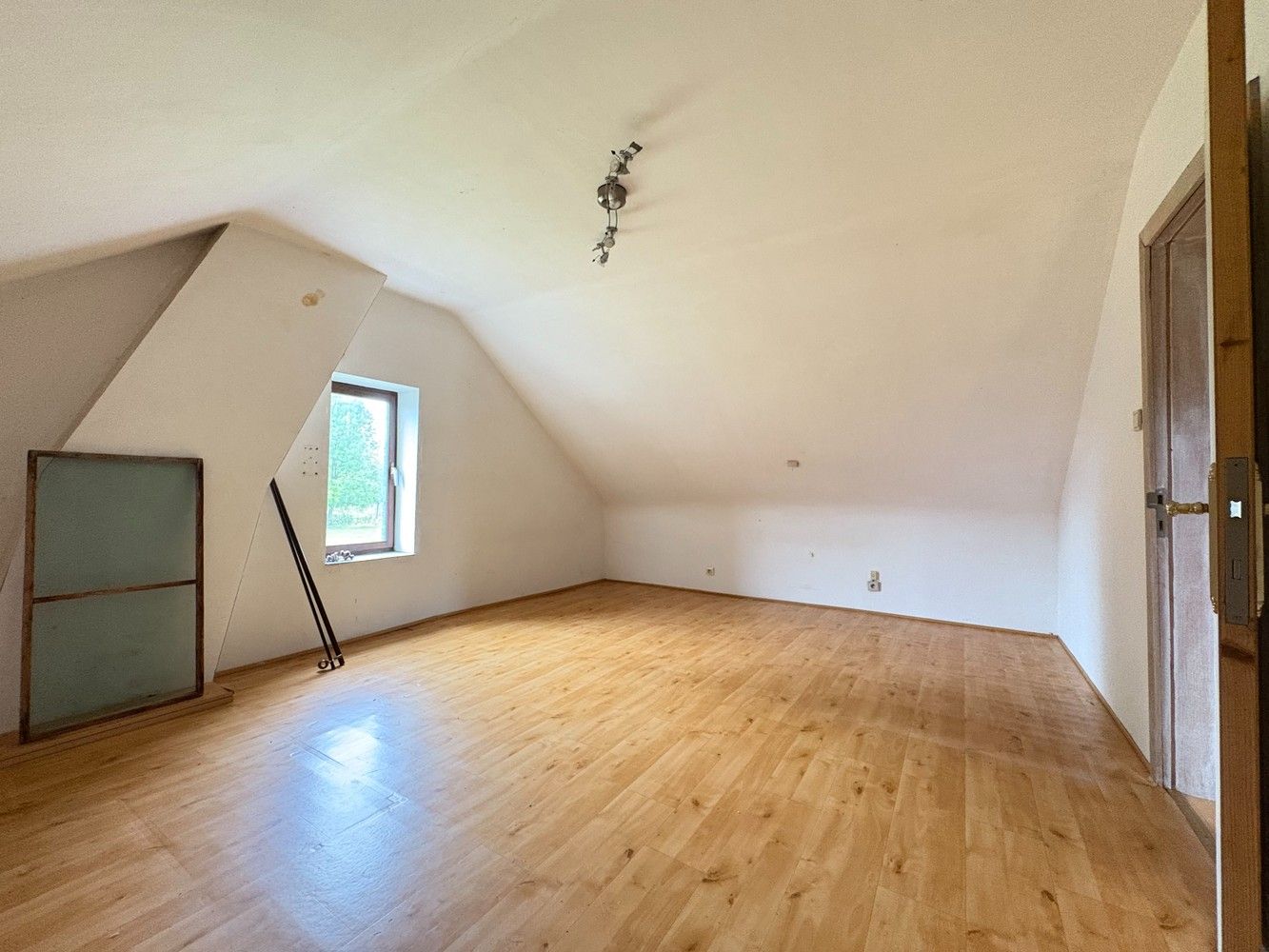 Instapklare woning met 3 slaapkamers en aparte garage foto 13