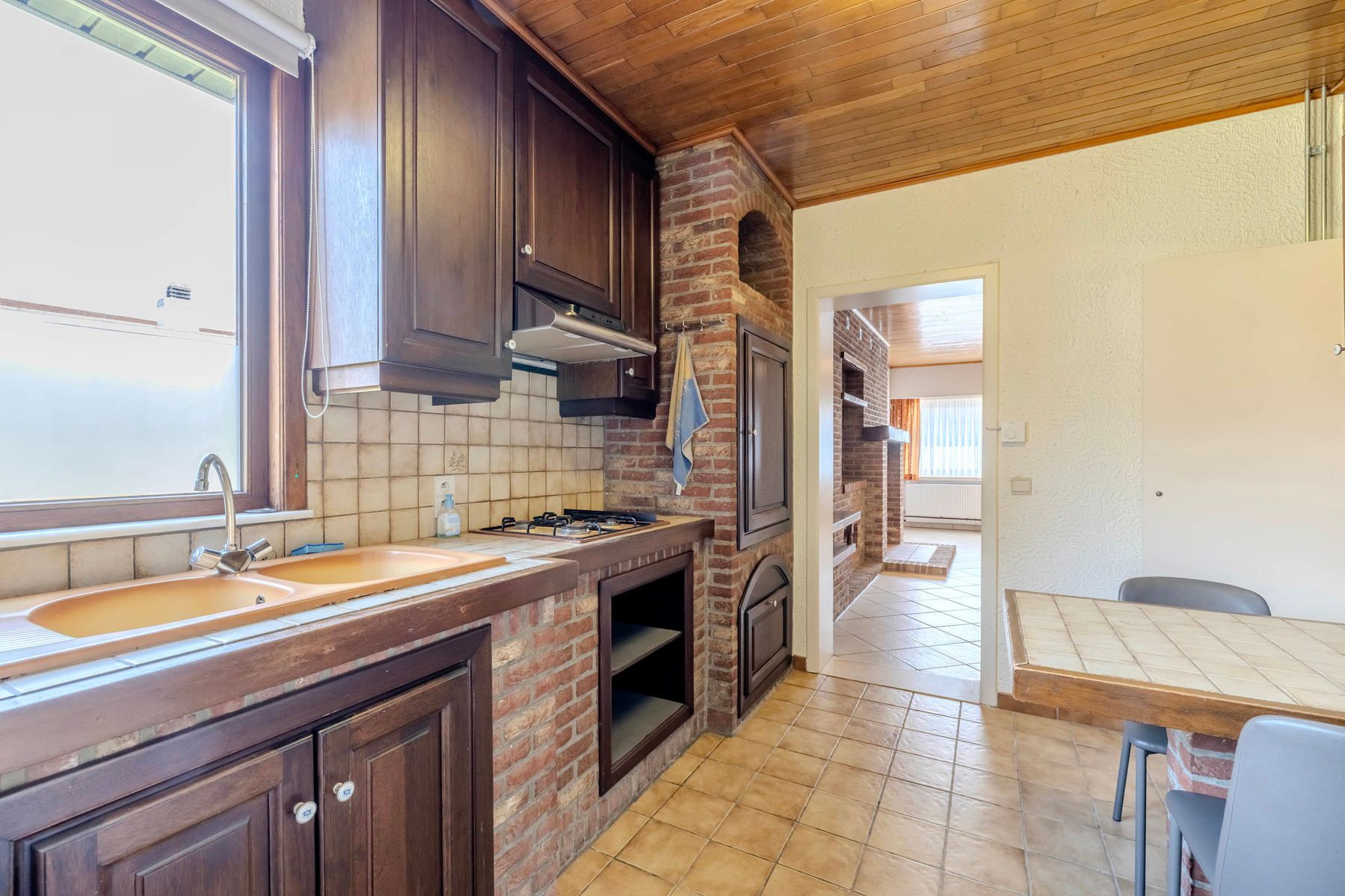 Centraal gelegen woning met 2 slpk foto 8